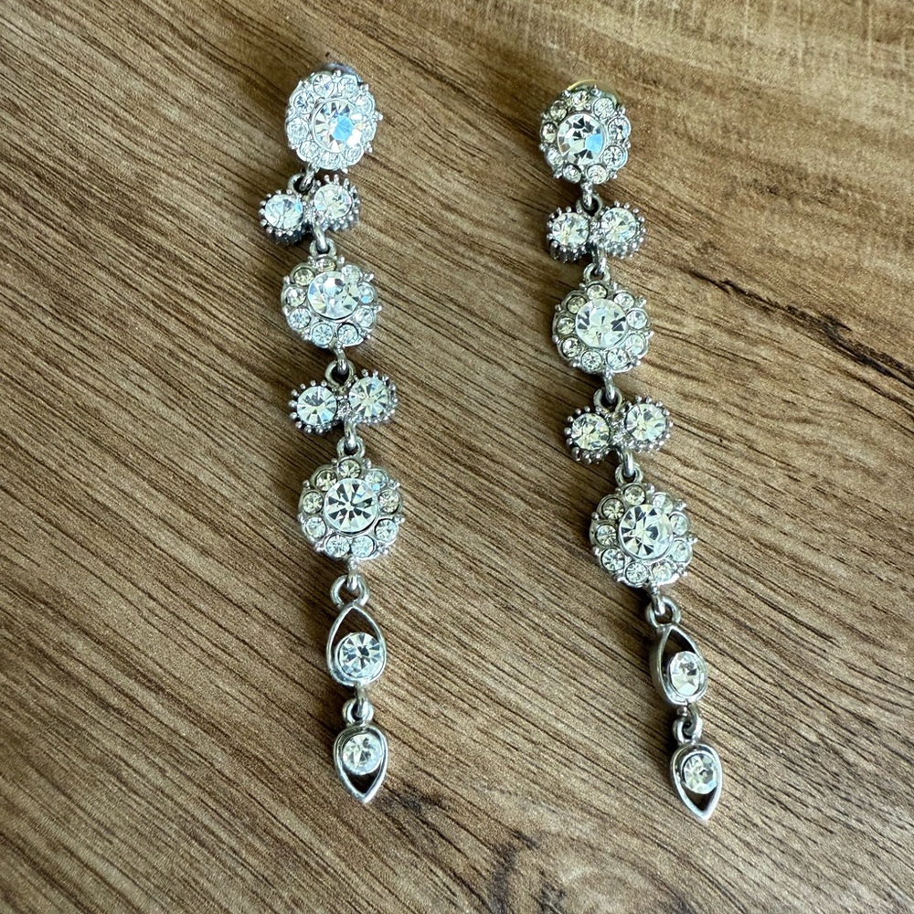Elegant Silver Crystal Drop Earrings